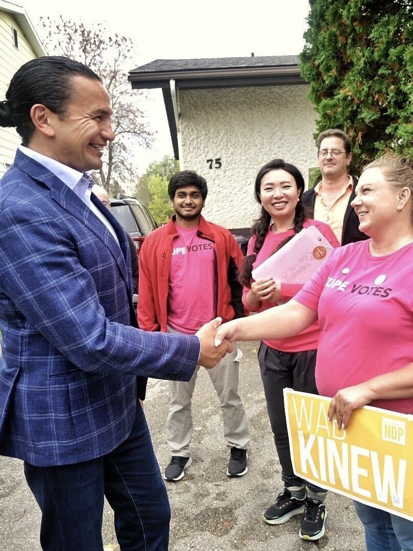 CUPEMB's tweet image. We had an amazing crew of dedicated CUPE VOTES volunteers this #mbelection, devoting their evenings and weekends to electing a progressive @mbndp government that respects and listens to frontline workers. Congrats to @WabKinew and all the NDP candidates on a race well run! 🎉