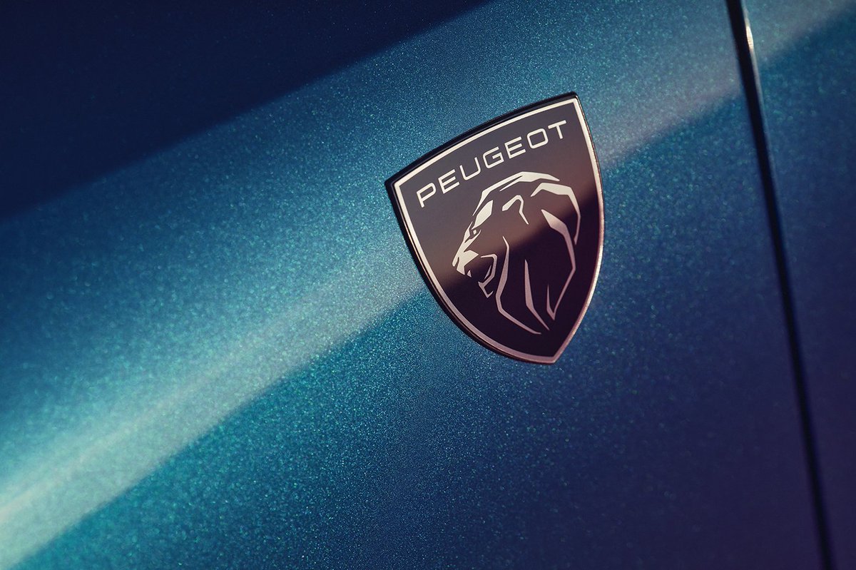 PeugeotRO's tweet photo. Linii fluide, jante aerodinamice, eleron sportiv.

Fiecare detaliu este sculptat senzațional.

#NewPeugeotE3008 #AllElectric https://t.co/GPPLEMrhqS