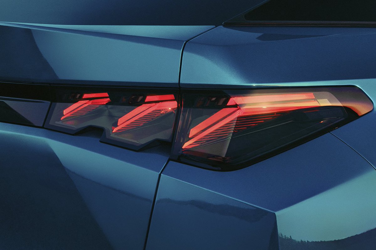 PeugeotRO's tweet photo. Linii fluide, jante aerodinamice, eleron sportiv.

Fiecare detaliu este sculptat senzațional.

#NewPeugeotE3008 #AllElectric https://t.co/GPPLEMrhqS