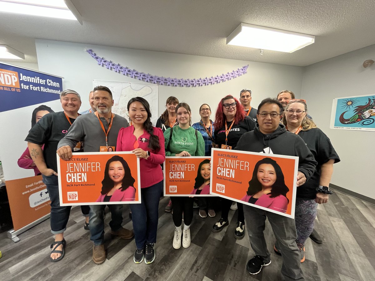 CUPEMB's tweet image. We had an amazing crew of dedicated CUPE VOTES volunteers this #mbelection, devoting their evenings and weekends to electing a progressive @mbndp government that respects and listens to frontline workers. Congrats to @WabKinew and all the NDP candidates on a race well run! 🎉
