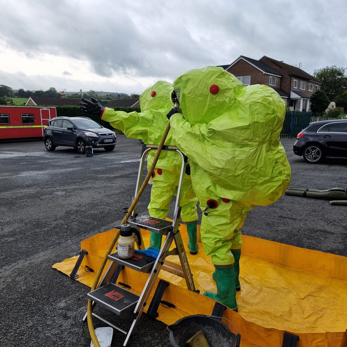 Hazmat training this morning.

✅️ Snatch Rescue
✅️ Chemical contained
✅️ Information gathering
✅️ Decontamination 
✅️ Debrief

Some good learning shared by all crew members.  #Hazmat #Training #Notjustfires #Teamwork #Fire👍🚒🚒🚒