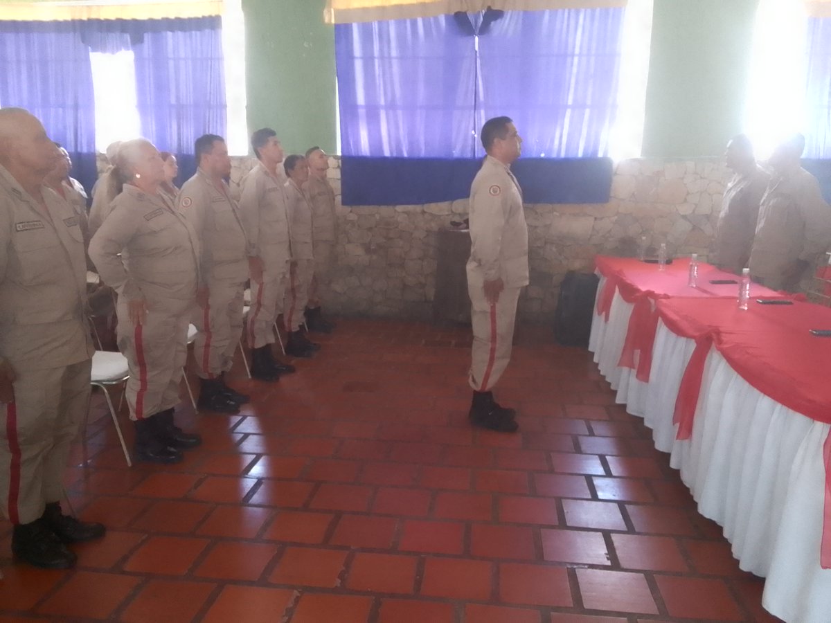 ADInielcano's tweet photo. #30Sep la #MiliciaBolivariana en la #ZODIMERIDA, realizó Acto de Inauguración del Curso de Oficiales y T/P en la categoría de Milicia, en función de formar futuros líderes para la Defensa Integral de la Patria. https://t.co/fMlg4m9KFd
