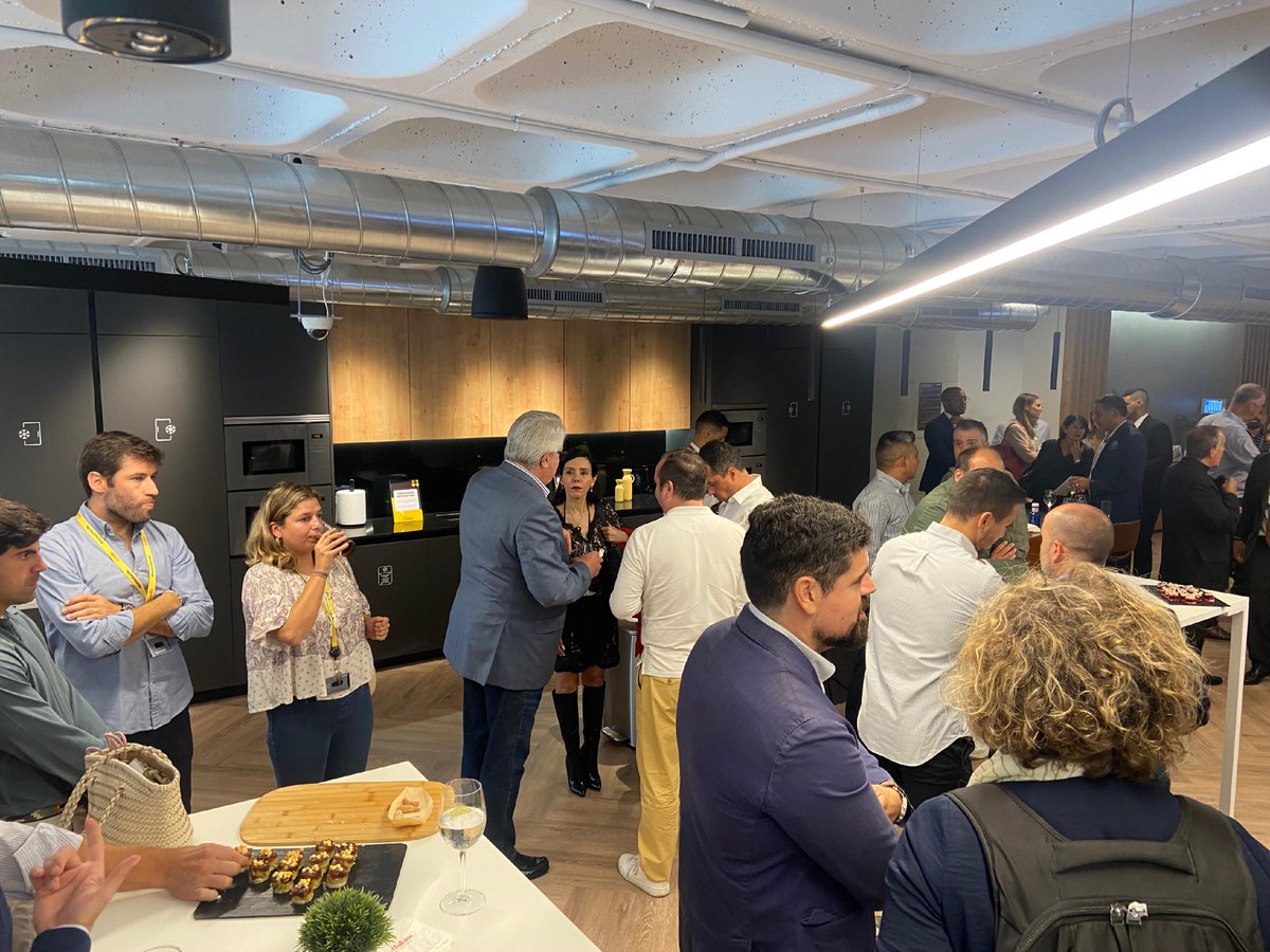 Venture X continues its saga of expanding horizons as we unveil our second location in the heart of vibrant Spain! 🇪🇸 Nestled amidst the urban allure, our newest hub unfolds over an expansive 20,000 sq ft, accommodating 300 meticulously designed seats to fuel your next big v...