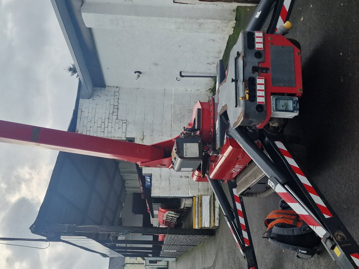 BacupBoro's tweet photo. Many thanks to Gary Buck from Viking Access and Danny Jones for your help and assistance in providing the equipment for accessing our floodlight bulbs. #helpingtogether https://t.co/nG6bf7Lu6l