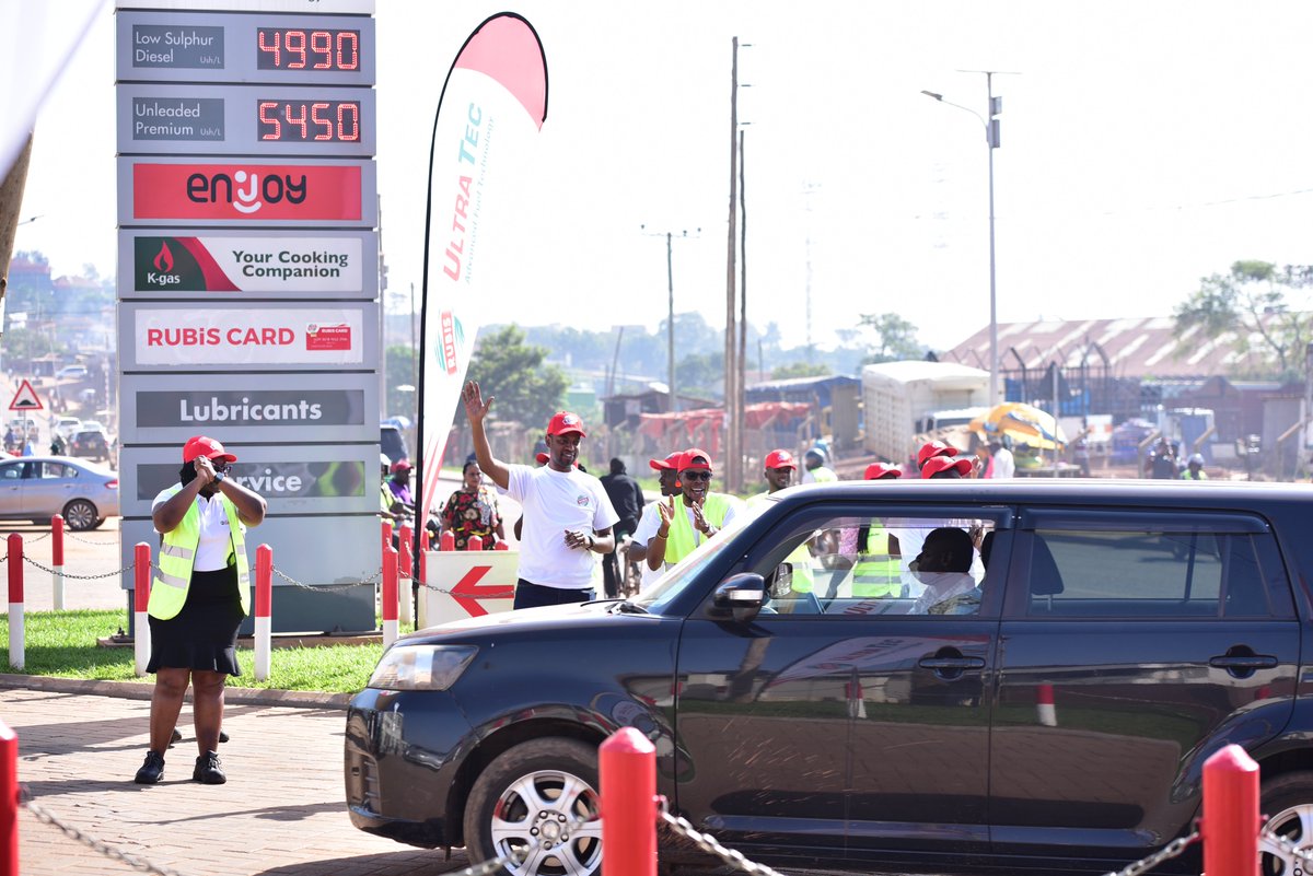 RUBiSEnergyUG1's tweet image. As we celebrate #CustomerServiceWeek2023, we embrace the theme #TeamService2023, reaffirming our commitment to serving you with passion and excellence.