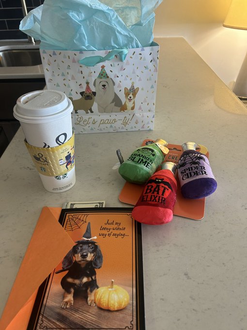 Thank you ATL for the warm welcome! Double thank you to J who thought of Jango as well 🥰❤️ https://t<a href="/tag/mondaynightfootball"class="tags"><span>#mondaynightfootball</span></a>