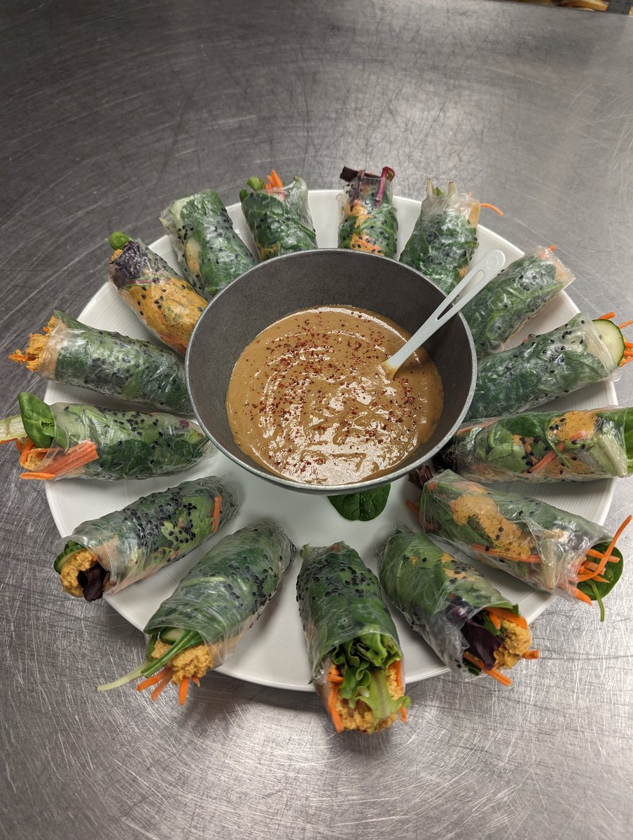 sauteslut's tweet image. Kimchi cashew spring rolls with spicy peanut sauce. #veganfood