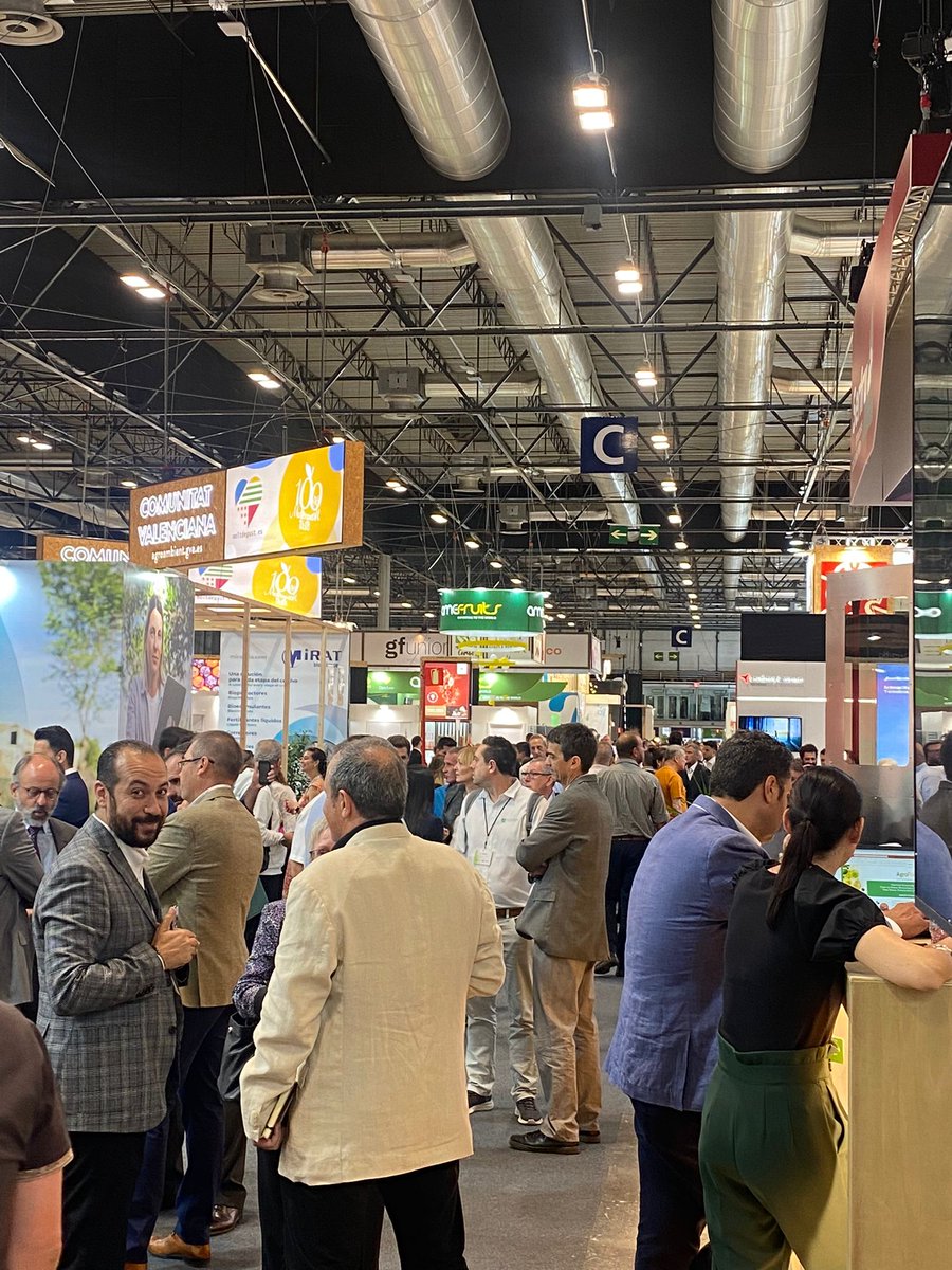masdelsfumeros's tweet photo. Así se ha visto hoy nuestro stand en la feria #FruitAttraction23 👏

Muchas gracias a todos los que habéis venido a nuestro a conocernos, os esperamos mañana de nuevo en el stand 3C18A, pabellón 3 😄 https://t.co/RdoB7JooA8
