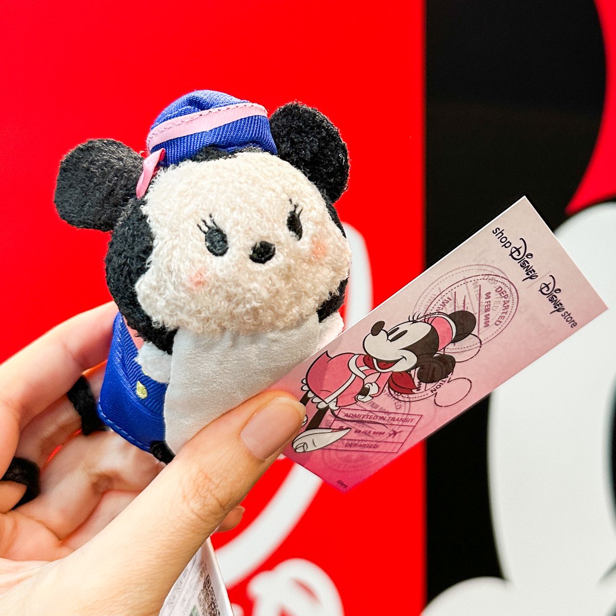 パイロットや飛行機など空港自動販売機限定！ ディズニーストア