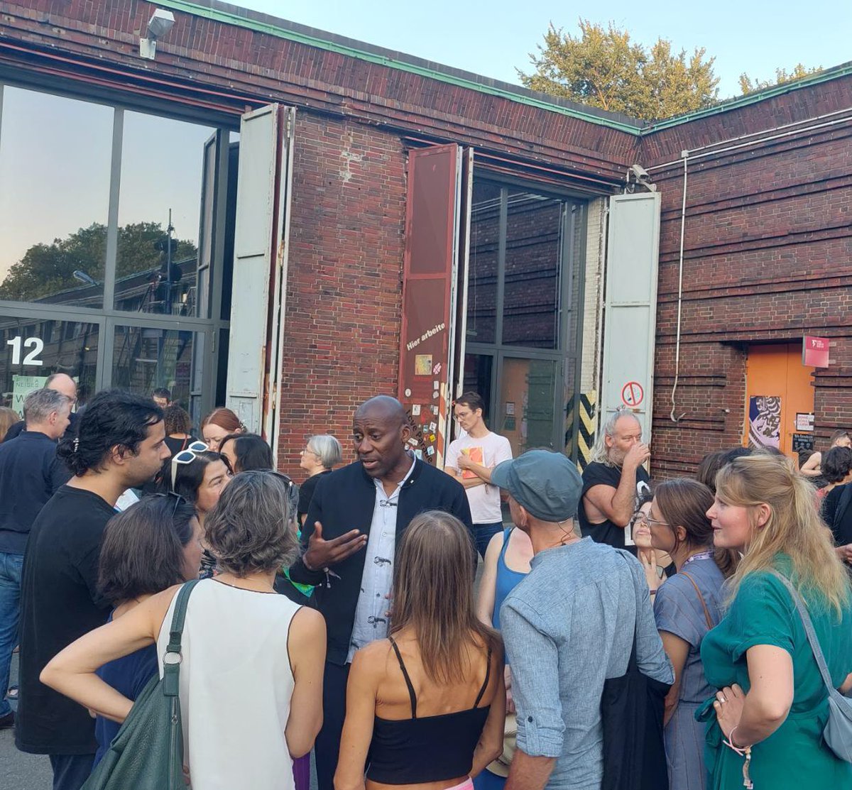 Dramatische Kürzung für den Tanz - die abgewendet werden kann! #OffenerBrief an Kultursenator <a href="/ChialoJoe/">Joe Chialo</a> und Staatssekretärin für Kultur <a href="/SarahWedlWilson/">Sarah Wedl-Wilson</a> :

tanzraumberlin.de/artikel/worten…

<a href="/CDUBerlin_AGH/">CDU-Fraktion Berlin</a> <a href="/spdberlin/">SPD Berlin</a> <a href="/MKhnemann/">Melanie Kühnemann-Grunow</a> <a href="/grueneberlin/">grüneberlin</a> <a href="/danielabillig/">Daniela Billig</a> <a href="/dielinkeberlin/">Die Linke Berlin</a> <a href="/dmanuelaschmidt/">Manuela Schmidt</a>