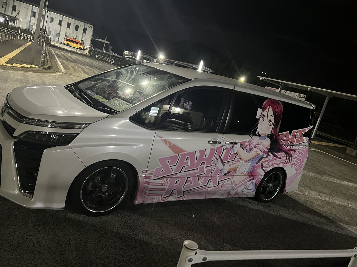 ryo85307325's tweet photo. #年齢と車見ていいと思った人がRTしてくれる

２７で推しが沢山で迷走してる元アイドルオタクですかねぇー🥱🥱 https://t.co/ggQolsUf0I
