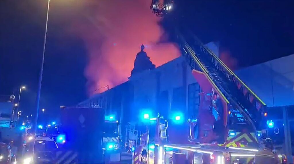 espana24PL's tweet photo. Ofiary Śmiertelne Pożaru Dyskoteki w Murcji. Pożary to zawsze niebywale przykre doświadczenia, które nierzadko powodują nie tylko straty materialne, ale również śmierć wielu osób....https://t.co/wBrFPWt6Oz

#ofiary #śmiertelne #pożar #dyskoteki #Murcja #Hiszpania #alicante24 https://t.co/gj8lrX0KEX