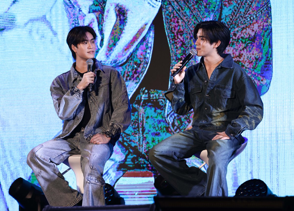 EM_Gossip's tweet photo. ความน่ารักเกินร้อย 🫣 #เจมีไนน์โฟร์ท กับบันทึกความทรงจำดีๆ ในงาน “Gemini Fourth Fan Meeting in Taipei 2023” ✨👏🏻
รูปเพิ่ม+อ่านต่อ : https://t.co/QdIhIgrOWB
#GeminiFourthFMinTaipei
#GeminiFourth #Gemini_NT
#Fourthnattawat
#FMinTaipei
#DSHOWTAIWAN
#168Production
#doconcert #GMMTV