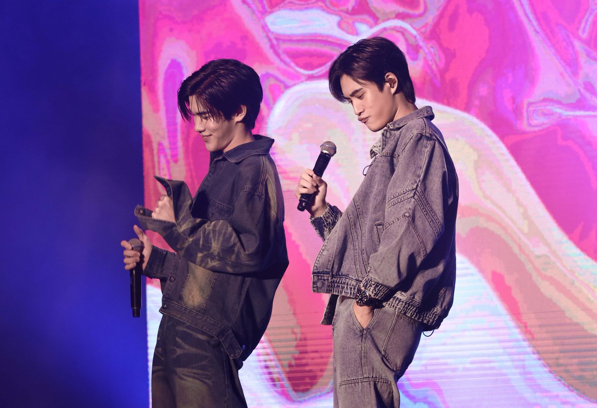 EM_Gossip's tweet photo. ความน่ารักเกินร้อย 🫣 #เจมีไนน์โฟร์ท กับบันทึกความทรงจำดีๆ ในงาน “Gemini Fourth Fan Meeting in Taipei 2023” ✨👏🏻
รูปเพิ่ม+อ่านต่อ : https://t.co/QdIhIgrOWB
#GeminiFourthFMinTaipei
#GeminiFourth #Gemini_NT
#Fourthnattawat
#FMinTaipei
#DSHOWTAIWAN
#168Production
#doconcert #GMMTV