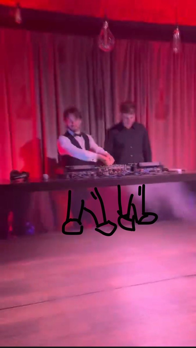 kybaus's tweet photo. @blankemusic @ILLENIUM Why is this all I can see 😂 https://t.co/Nt8urnrDUC