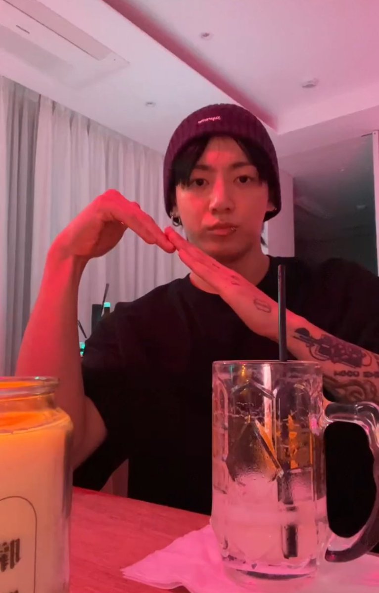 BTStranslation_'s tweet photo. HELP HE BUILT ALL THOSE HAND GESTURES UP TO DO THE HEARTS FOR US DJMFKGK https://t.co/KrL6VrHSXg