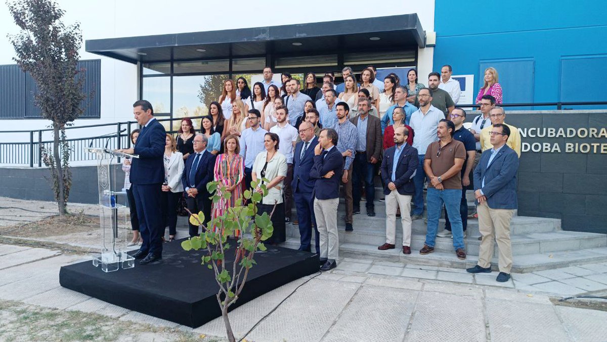 LaPerlaFood's tweet photo. ⚪ Ayer se formalizó la adhesión de La Perla Food a la Incubadora de Alta Tecnología @cordobabiotech.
Espacio dedicado al alojamiento e incubación de proyectos y empresas biotecnológicas, impulsado por @imdeec, UCO y #FIBICO (@IMIBIC ).
#córdobabiotech
#laperlafood https://t.co/WzcMyISXm5