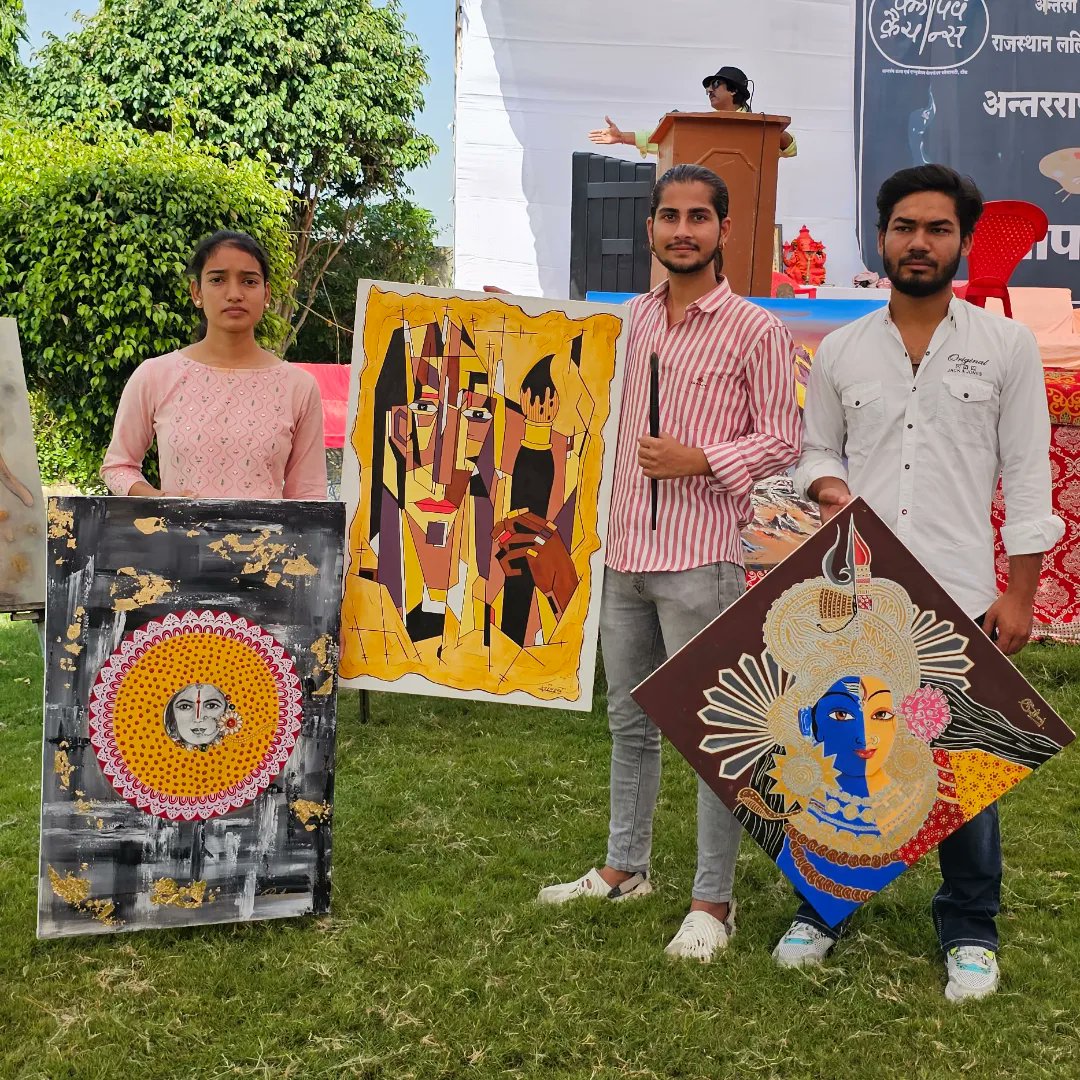 TIGER_GROUP_UK's tweet photo. राजस्थान टोंक में आयोजित, 17 वे अंतरराष्ट्रीय कला पर्व में, जहां पर देश-विदेश से 350 चित्रकार उपस्थित हुए और हमारे प्रदेश उत्तराखंड से भी तीन चित्रकारों  ( वीरेंद्र जोशी, रीतम धामी, शिवम झमगला) जो कि हमारे SSJU के विद्यार्थी भी हैं और साथ ही #TIGER_GROUP के सदस्य भी हैं, ने https://t.co/tRQ4bcMJcN