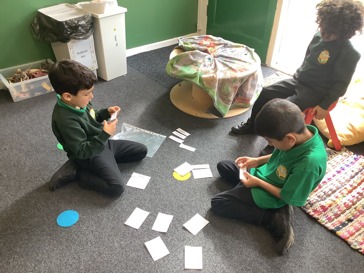 Chess_WPA's tweet photo. We explored which materials were good to use to make objects. A jelly chair? A chocolate mug? Not on our watch! We played a matching game to find sensible pairs 👩🔬👨🔬 #WatersideScience #happychildrenlearn https://t.co/eaTbSgciSh