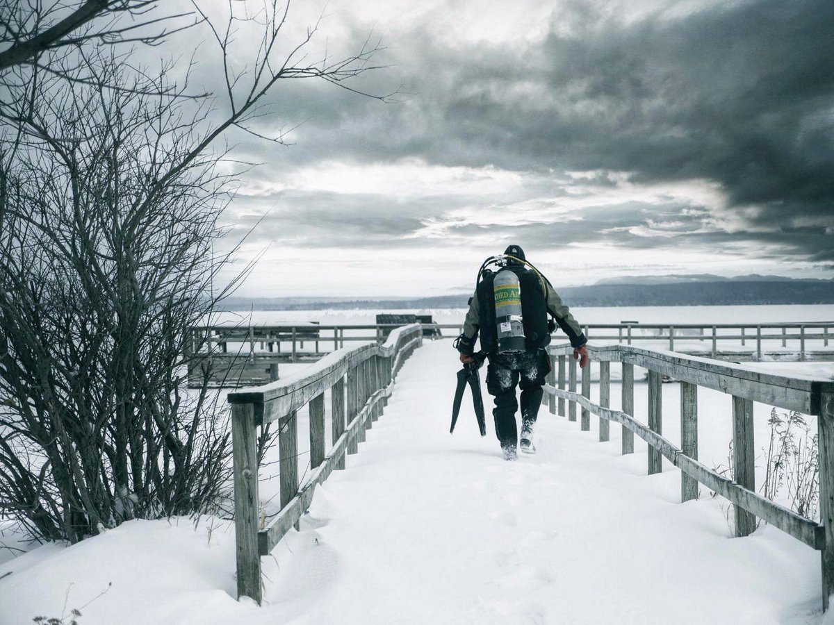 stephenjaynsley's tweet photo. Winter isn't too far away so here's me trudging through snow to get to a dive site to serve as your reminder that diving doesn't need to stop!
@PADI @apeksdiving @waterproofdive #padi #icediver #icediving #drysuit #drysuitdiver #drysuitdiving #scuba #scubadiving https://t.co/X5mwNebBnG
