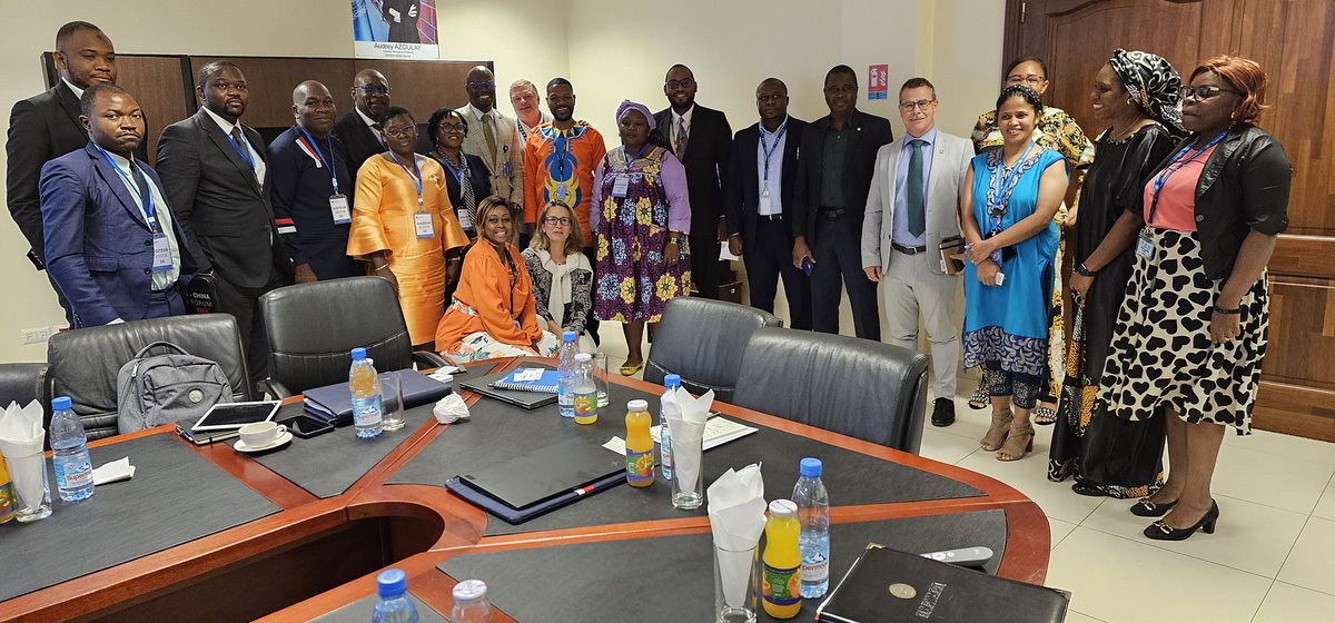 RichardMunang's tweet photo. I had the honor of presenting the National Environment Summary #NES to the @UN_Cameroon Programme Management Team, unveiling the intertwined essence of #ClimateAction, #pollutionaction & #natureaction in driving the #SDGs. Our collective wisdom, akin to embracing a baobab tree, fuels the promise of a sustainable future where no one is left behind. Every discussion, every shared insight propels us closer to #SustainableDevelopment. 🌍 #UNEP #CollaborativeImpact