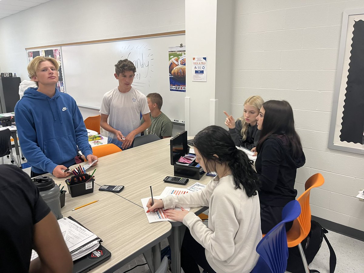 NPGrizBusiness's tweet image. Just checked out Mrs. Buford’s Personal Finance Class.  They are practicing writing deposit slips ✍️ and inserting money into a checking account. 💵 #NPObserveMe #NPGrizBiz