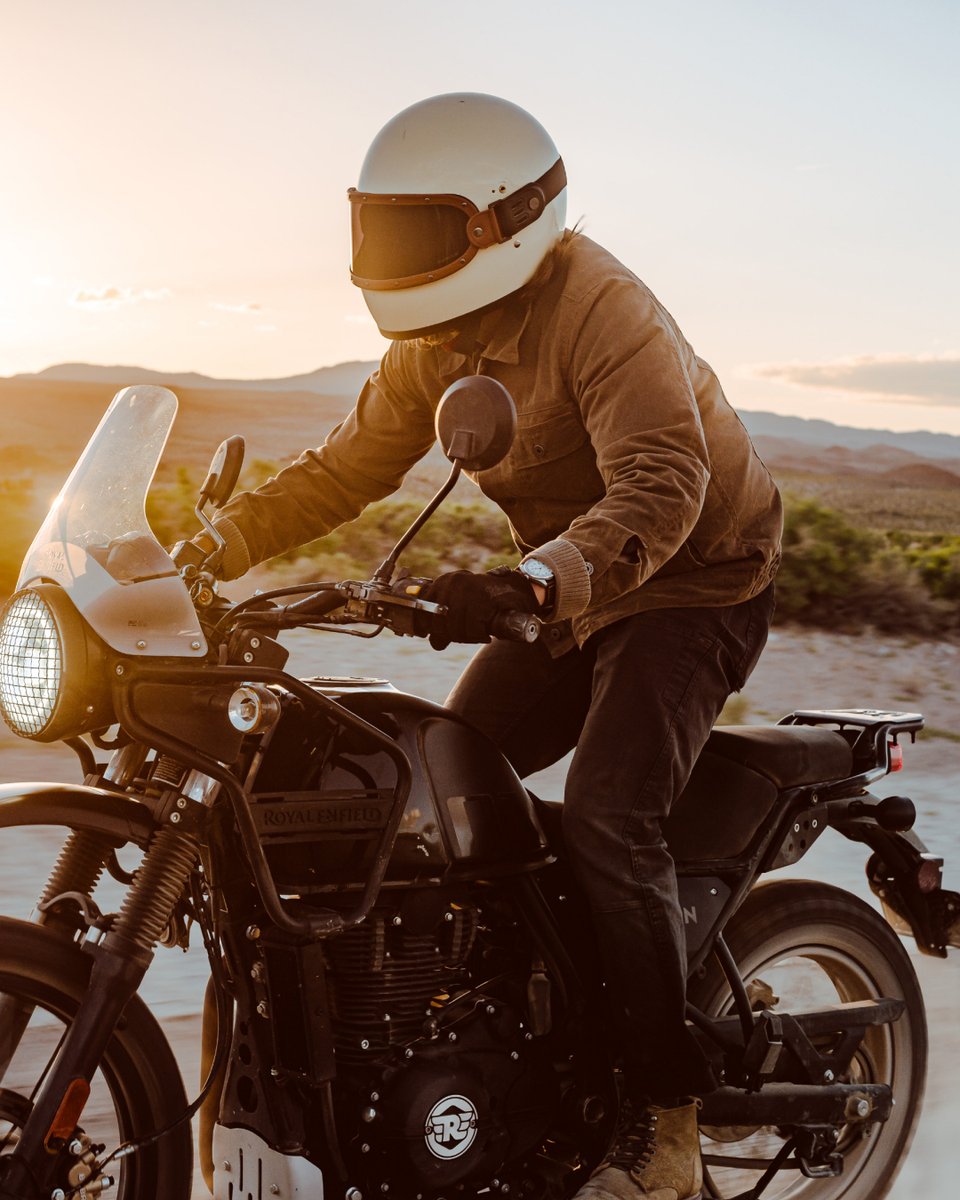 hamiltonwatch's tweet image. The Khaki Field Expedition pairs a new compass tool with a refreshed style for outdoorsmen and adventure seekers alike. 
Where will your next expedition take you? ms.spr.ly/60139Wv8D

#hamiltonwatch #stepoutside #expedition #new #adventureawaits