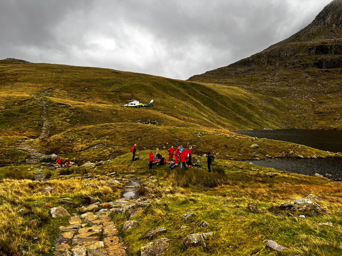 GNairambulance's tweet photo. On Monday at 4.36pm, the Pride of Cumbria II responded to an incident near #AngleTarn, #Patterdale.
Our team:
β° Arrived in 20 minutes
βοΈ Assessed and treated the patient
π Airlifted the patient to hospital https://t.co/vBhN5Gf99R