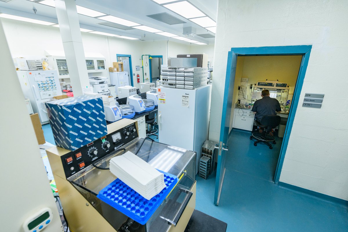 UDcanr's tweet photo. Poultry is big business for Delaware and the Delmarva Peninsula. Over the past century, @UDelaware has played a major role, from research to education to our @UDExtension work. https://t.co/PgWvBXpFdQ #UDel #Agriculture #AnimalScience #netDE #NationalChickenMonth #UDExt https://t.co/rjWTVQ5kMJ