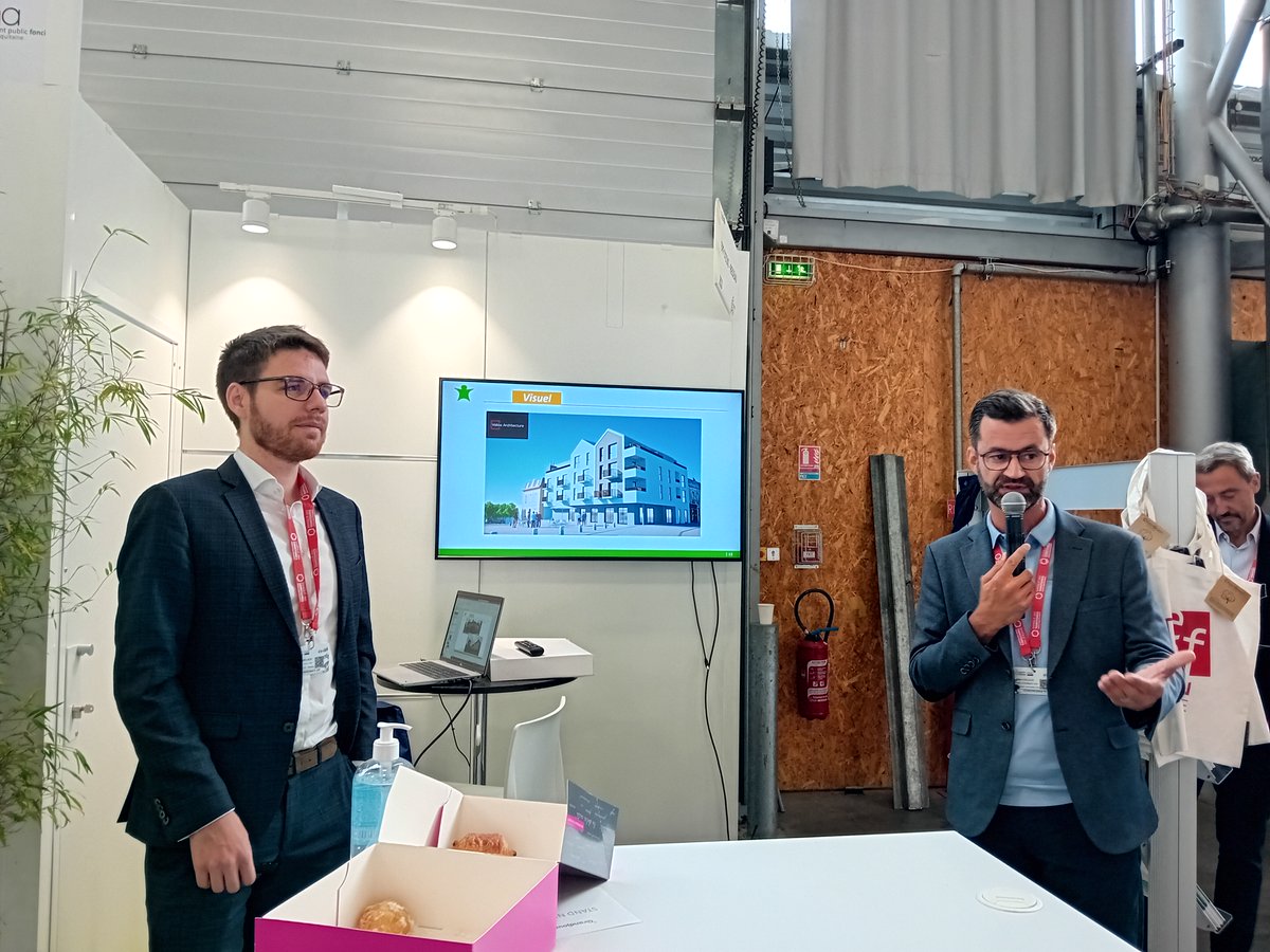 𝗨𝗦𝗛𝟮𝟬𝟮𝟯
Présentation du projet Petites villes de demain à #Chantonnay (85) par <a href="/vendeelogement/">Vendée Logement esh</a> et <a href="/EPFVendee/">EPF de la Vendée</a>.L'opération contribue à la #redynamisation du centre-ville par la productions de 14 logements sociaux et d’un commerce en #recyclageurbain
👉vu.fr/vDKp