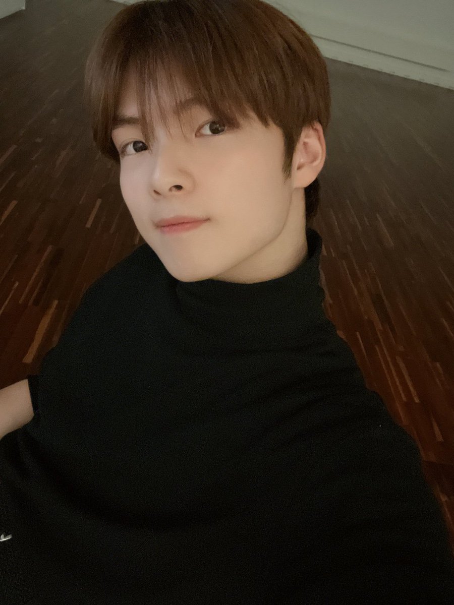 GHOST9OFFICIAL's tweet photo. 10월 25일 고스트나인이 컴백한다고 하네요 
저는 굉장히 흥미가 가고 관심이 가는 일정인데요
같이 고스트나인 하실래요?
열심히 하겠습니다~☺

#CHOIJUNSEONG #최준성 https://t.co/D3m2J96pCB