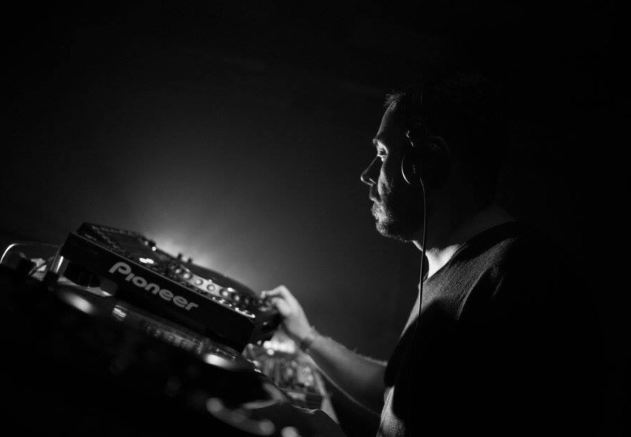 808 Radio en #RadioCLM (@808_radio) on Twitter photo 📡 808rad.io/onair
<a href="/arnaudletexier/">Arnaud Le Texier</a> nos muestra su maestría para crear tensión y suspense para dar forma a techno realmente hipnótico, descubrimos "South".
Sintoniza en <a href="/RadioCLM_es/">Radio Castilla-La Mancha</a> <a href="/CMM_es/">Castilla-La Mancha Media</a> 📡 808rad.io/onair
<a href="/arnaudletexier/">Arnaud Le Texier</a> nos muestra su maestría para crear tensión y suspense para dar forma a techno realmente hipnótico, descubrimos "South".
Sintoniza en <a href="/RadioCLM_es/">Radio Castilla-La Mancha</a> <a href="/CMM_es/">Castilla-La Mancha Media</a>