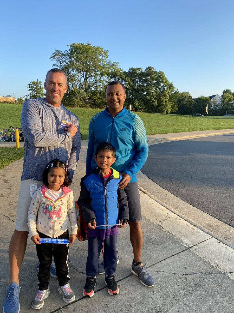 TOLBERT_PE2's tweet photo. Walk &amp; Roll to School Day was a blast!! #TolbertBetterTogether #relationships https://t.co/r5u2KHYVWZ