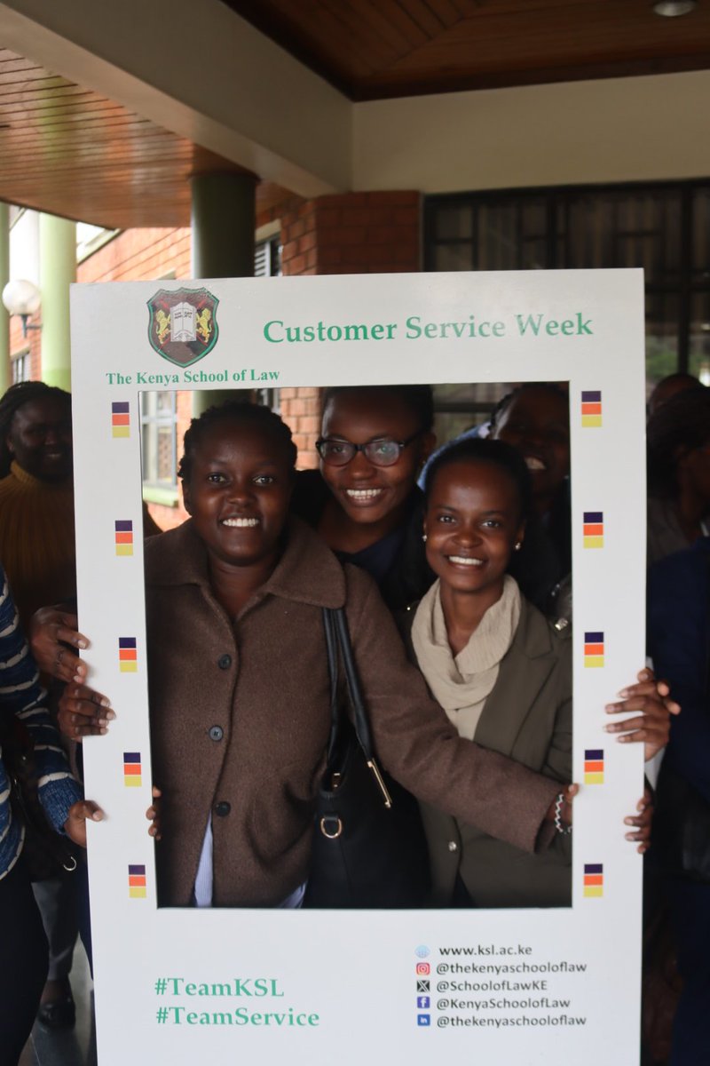 SchoolofLawKE's tweet photo. A Customer Service Week celebration is incomplete without a cake. Our ATP students marking the @CSW2023
#CSW2023
#ATPstudents https://t.co/CkUhQ5XcwQ