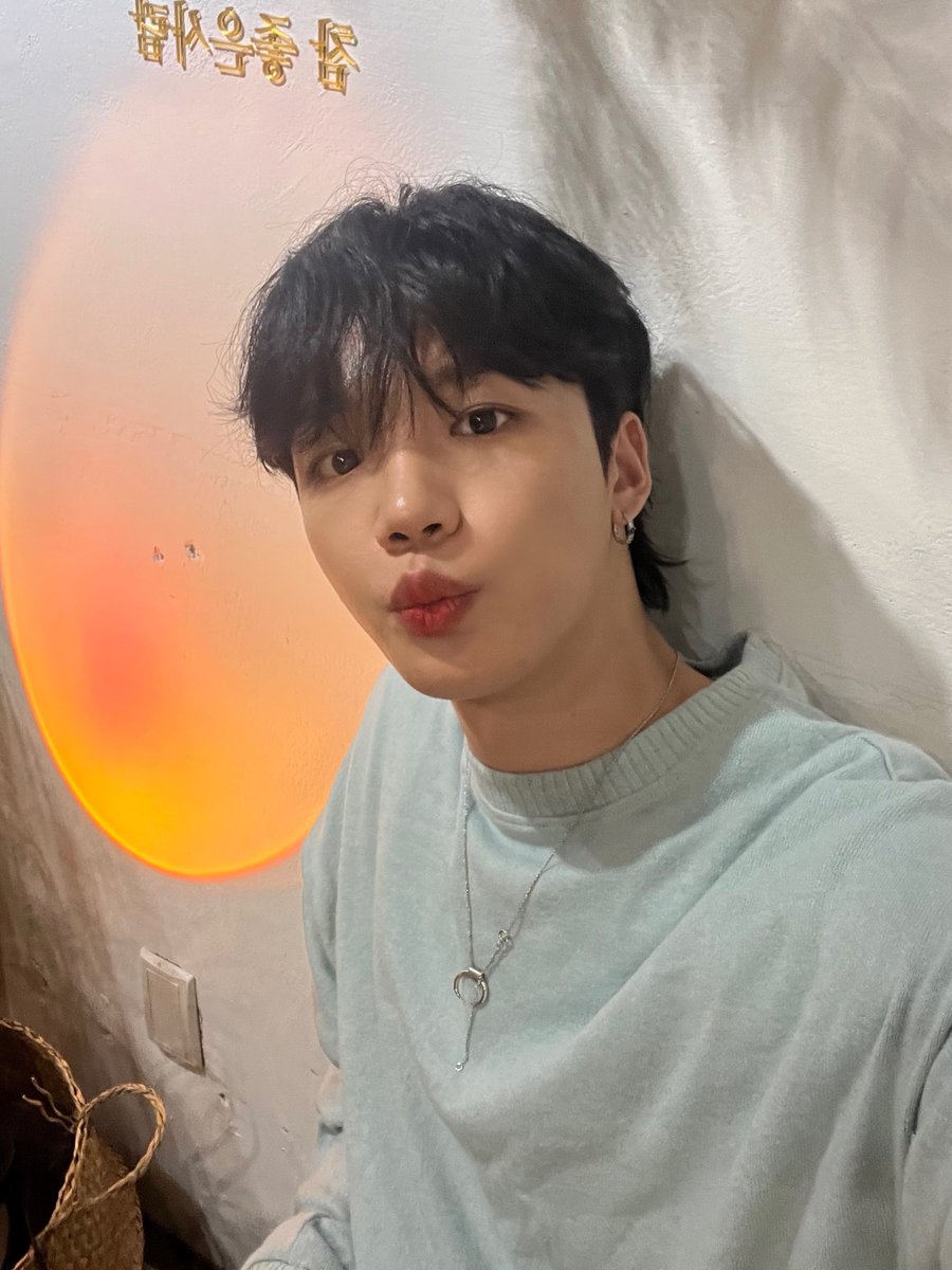LYM_offcl's tweet photo. [📸] 2023.10.04
뮤직앤드라마 영상통화 팬사인회 ☔️✨

#임영민 #LIMYOUNGMIN
#ROOM #IN_MY_ROOM https://t.co/pNMhg0BGoZ