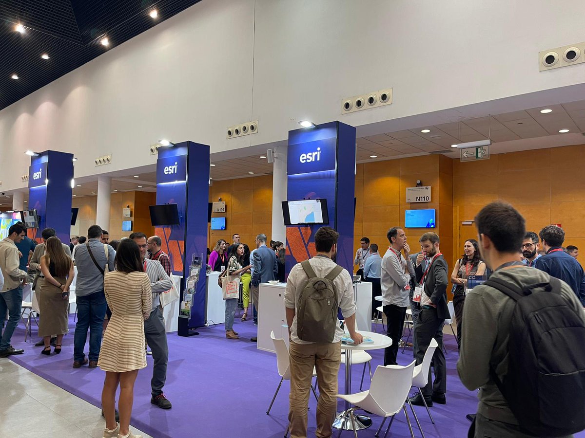 SyKGis's tweet photo. Hoy y mañana estaremos presentes en la Conferencia Esri España #CEsri23 #IFEMAMADRID Norte.

#SYKGIS participa como patrocinador del evento. 

Os esperamos hoy a las 15h. y a las 16h. (#Smartcities y Servicios Street Mobile Mapping)  #GIS #ArcGIS #Esri #SIG #Geoportal #bimgis https://t.co/RRA6CvHUYM