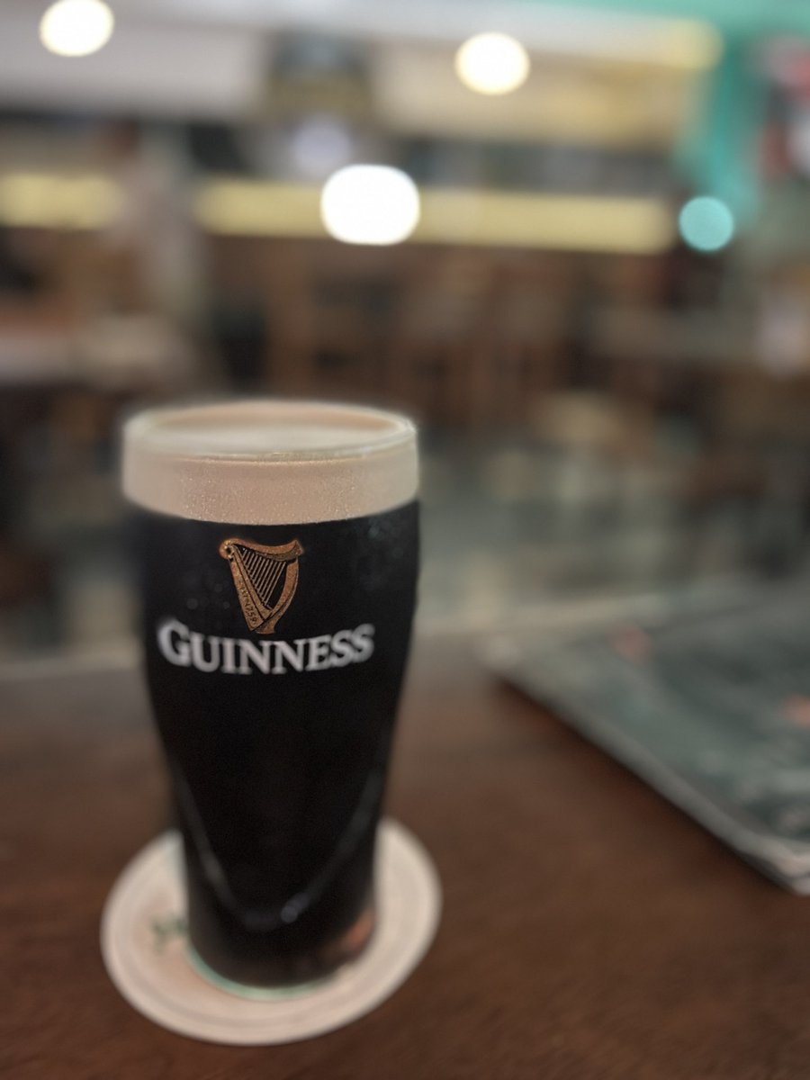 lustingromeo's tweet image. 现在上班
根本不用带饭
有老板画的饼
同事给的瓜
自己摸的鱼
还有领导摔的锅
再加上。。。客人发的火
别人添油加醋
吃不完
你根本吃不完。。。