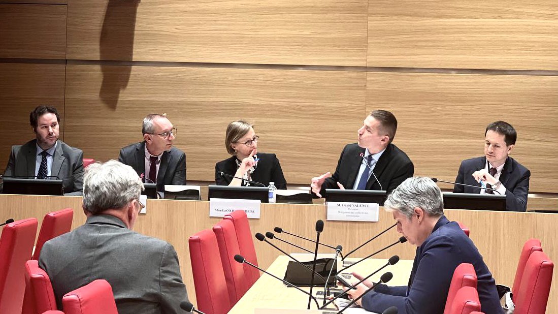 David Valence tweet media