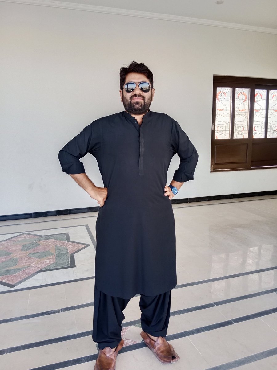 MehranviAli's tweet photo. کَڻُ اَکِيُون کِلُ يَارَ، ته وَڃَن سُورَ سَنڌا ڪَرَي!
(لطیف۔ سرڪار) https://t.co/O9mrQ4eWPB