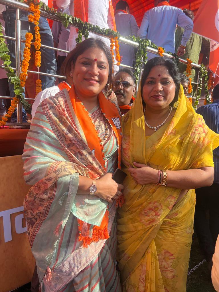 _murtimeena's tweet photo. आज जयपुर स्थित बिड़ला ऑडिटोरियम में भाजपा के राष्ट्रीय अध्यक्ष श्री जे. पी. नड्डा ने राजस्थान के विकास और समृद्धि के लिए आपणो राजस्थान 'सुझाव आपका,संकल्प ह��ारा' अभियान का शुभारंभ किया।इस अवसर पर पार्टी के वरिष्ठ नेता, पदाधिकारी, कार्यकर्ता एवं बड़ी संख्या में आमजन की भागीदारी रही https://t.co/8lGxSWsbkZ