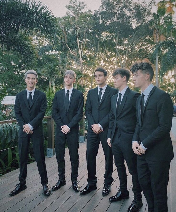 ChicagoSeavey's tweet photo. The boys.                The men https://t.co/CY1qaK0cHx