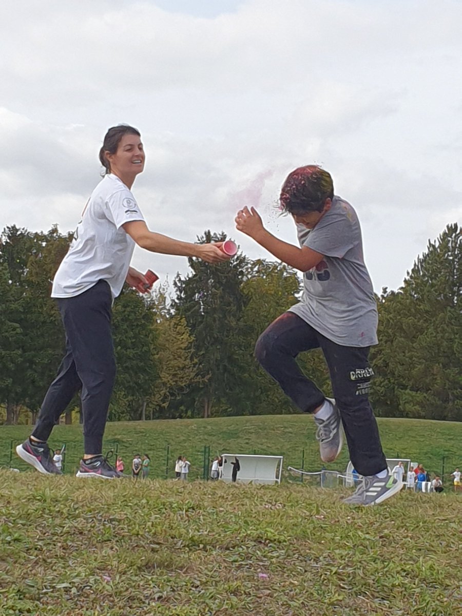 Journée tous ensemble des districts Troyes clg et lyc. Color run et ateliers pour les 200 licenciés <a href="/unssaube/">Unss aube</a> <a href="/de/">Dan Edwards</a>