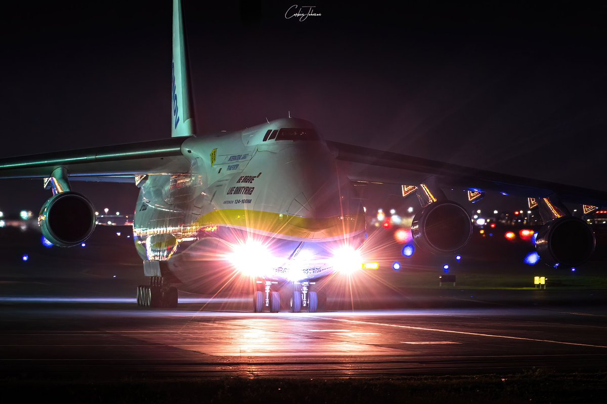 Night perfection of An-124-100.

Credit: CalgaryArrivals
