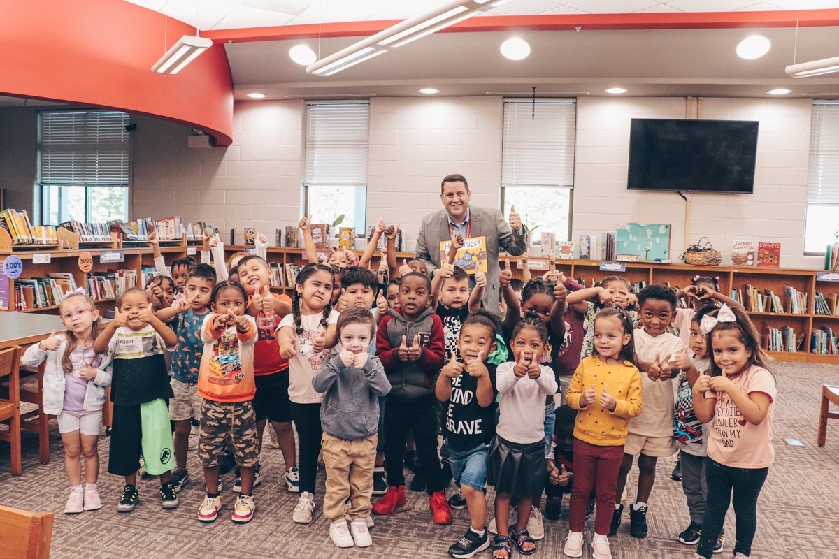 GCSS_GEA's tweet photo. Our Superintendent, Dr. Williams, came to read to our Pre-K students this morning! We Love Georgia Pre-K Week! https://t.co/PWiE2SzKCk