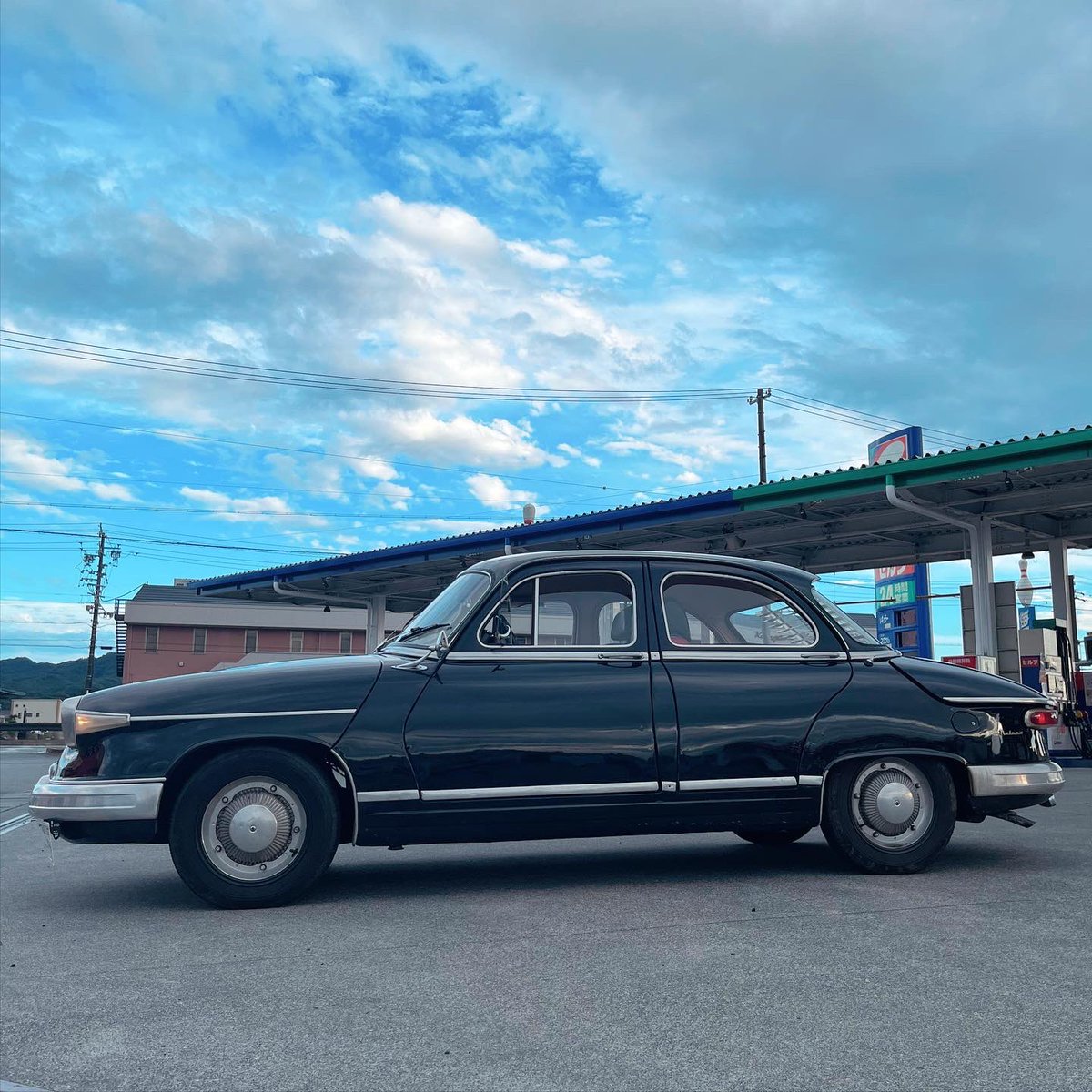 AT_DS's tweet photo. この63年式パナール、気づいたら今年60歳でした！還暦おめでとう

#panhardpl17 #panhard https://t.co/cgy5Qyv2Vw