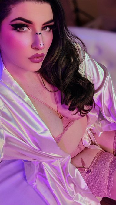 How's Locktober going for you? https://t.co/Huql3VbOZc<a href="/tag/freeslavetask"class="tags"><span>#freeslavetask</span></a>