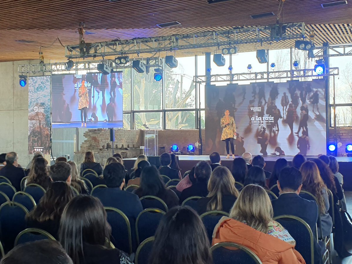 ACCION_Empresas's tweet photo. 📢 ¿Es posible un nuevo enfoque del actual sistema económico?
Ahora @jvwolfersdorff, economista y escritora; y #JohnFullerton, fundador de @CapInstitute, conversan sobre #Capitalismoregenerativo.
Sigue el streaming en https://t.co/yR7cMtGYrt
#AlaRaíz #regeneración https://t.co/K8F6FPQAQz