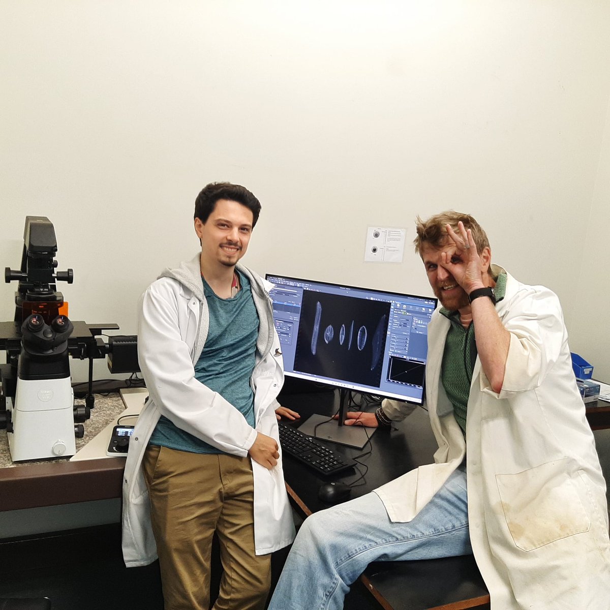 Christmas came early in <a href="/VUBrussel/">VUB</a>  as we got our brand new <a href="/NikonBelgie/">Nikon België</a>   Eclipse Ti2 fluorescence microscope today. This will push further our work on fluorescent proteins &amp; expression studies in Yeast, Archaea and Bacteria.