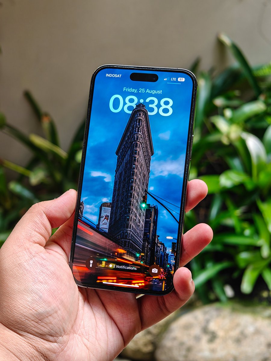 iPhone users... Be honest. "iPhones are boring and they might not be