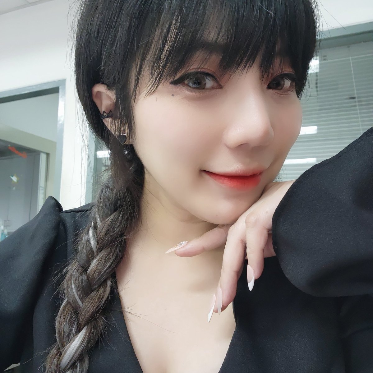 numfonlee's tweet photo. #NewProfilePic https://t.co/T9IkT1KMdM